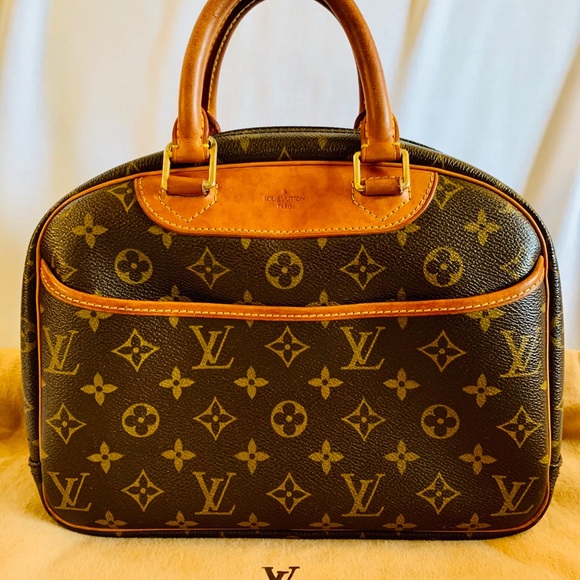 ❌ SOLD ❌Pre-owned Louis Vuitton Trouville Handbag - Picture 2 of 16